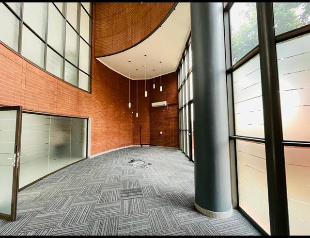 3,150M² OFFICE TO LET IN VORNA VALLEY